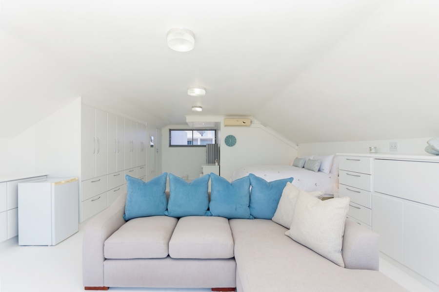 5 Bedroom Property for Sale in Golden Mile Western Cape